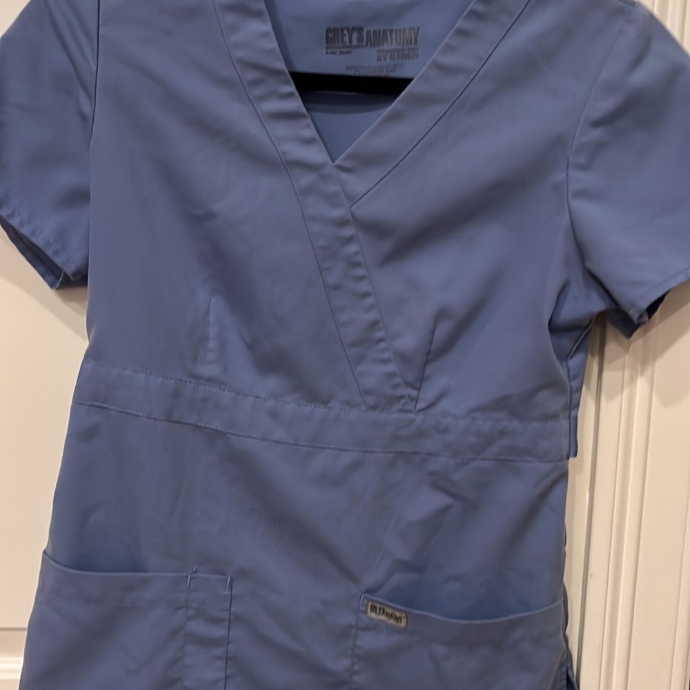 Greys Anatomy scrubs blue small